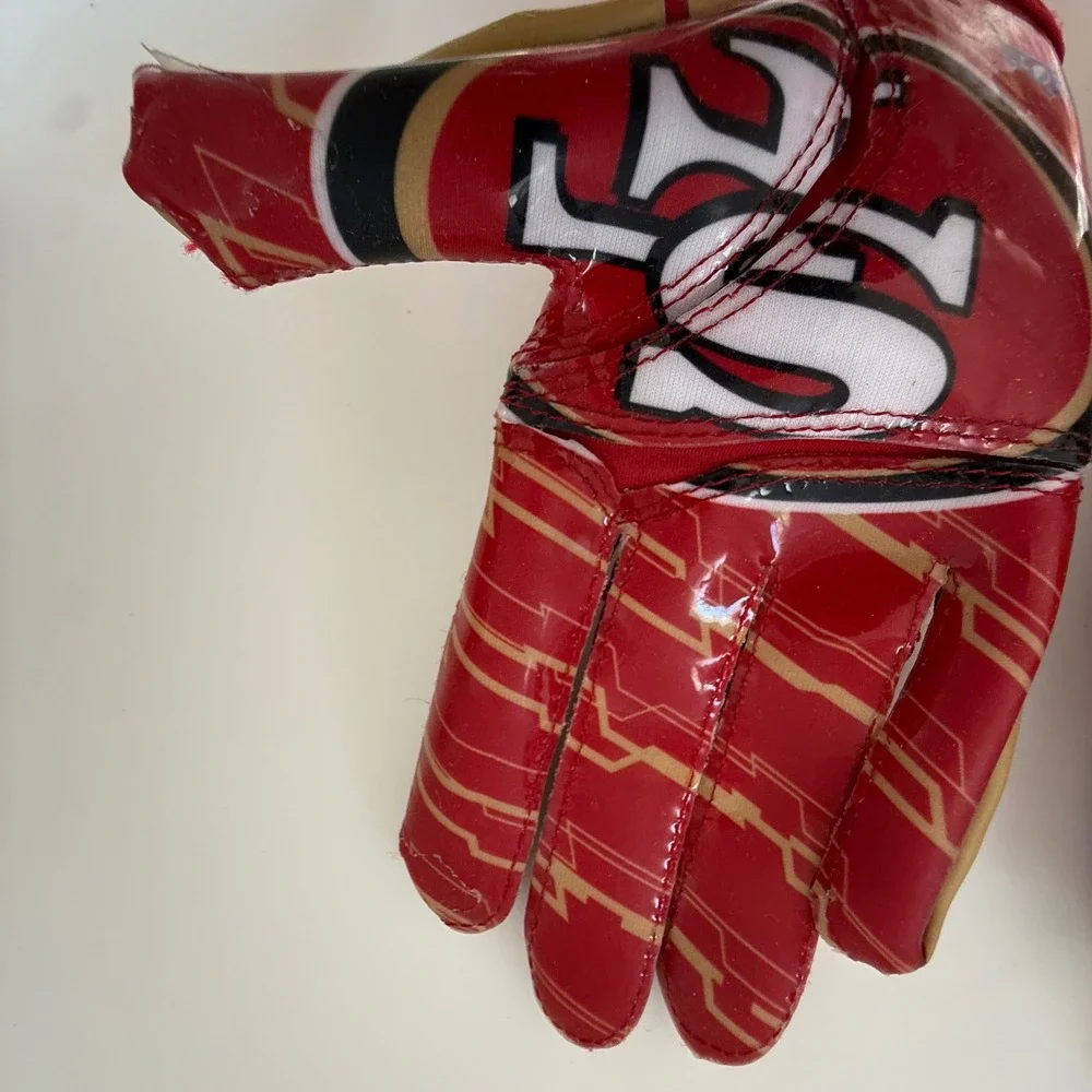 Wilson San Francisco 49ers Youth Football Receiver Gloves Red Gold Medium